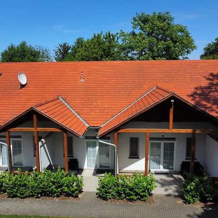 Hotel Platan Zamárdi Extérieur photo
