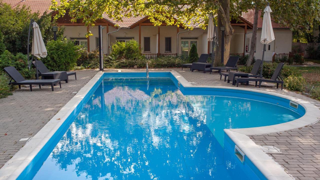 Hotel Platan Zamárdi Extérieur photo