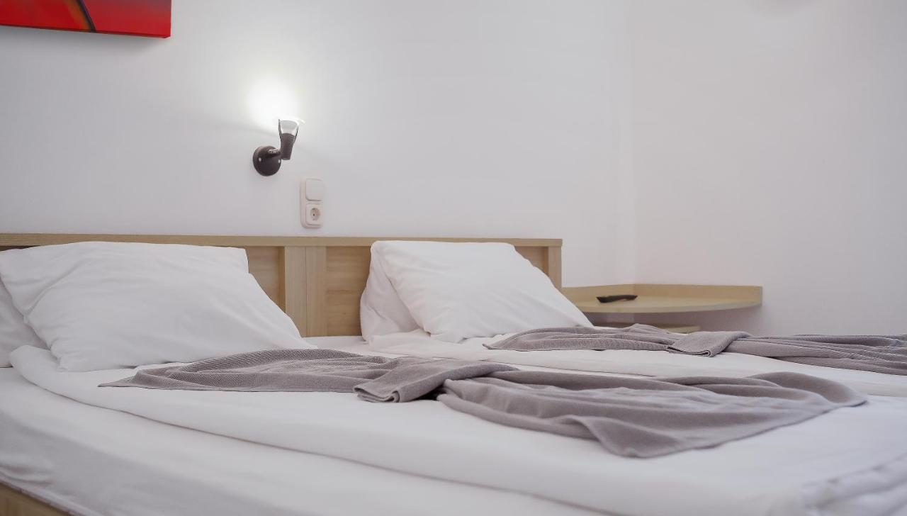 Hotel Platan Zamárdi Extérieur photo