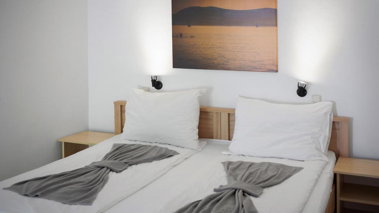 Hotel Platan Zamárdi Extérieur photo