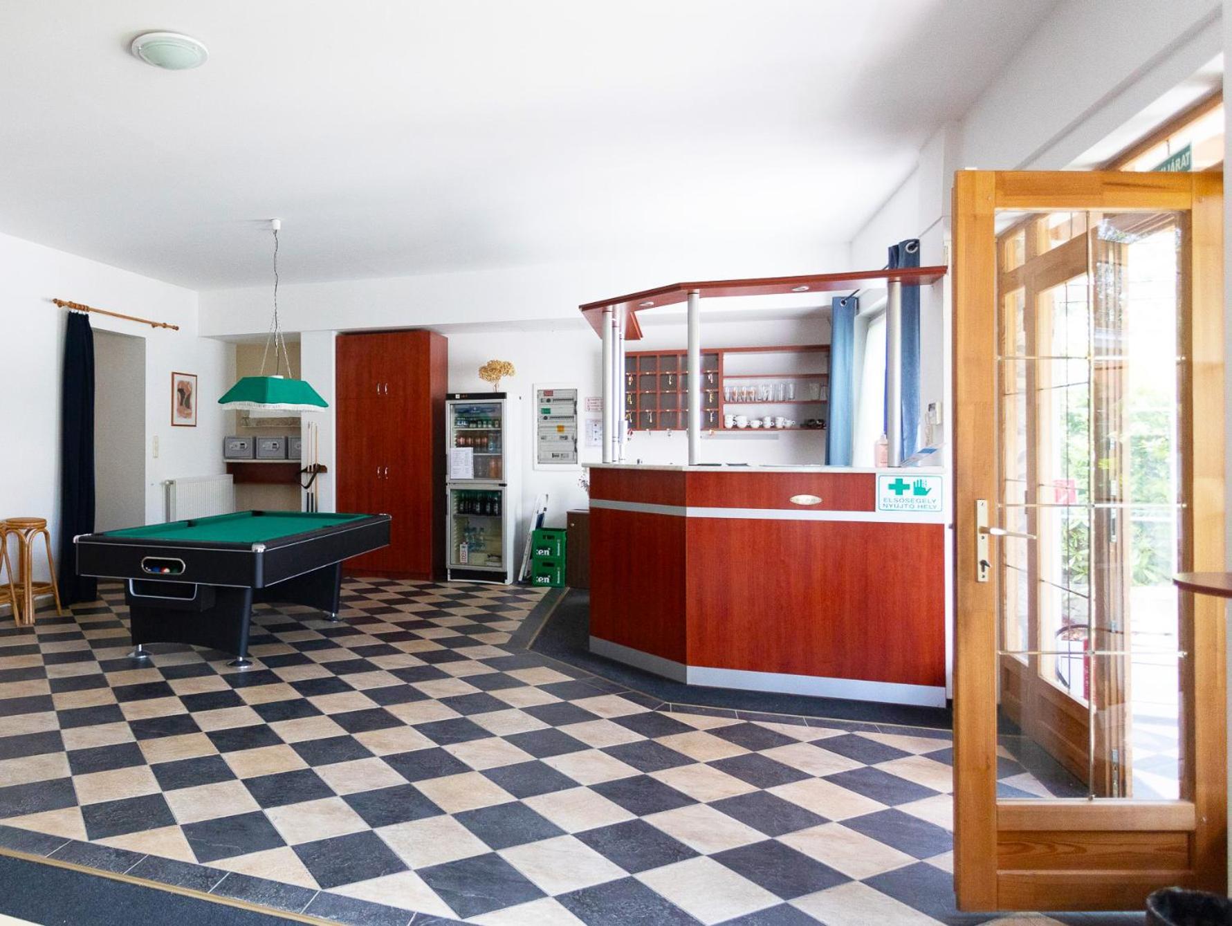 Hotel Platan Zamárdi Extérieur photo