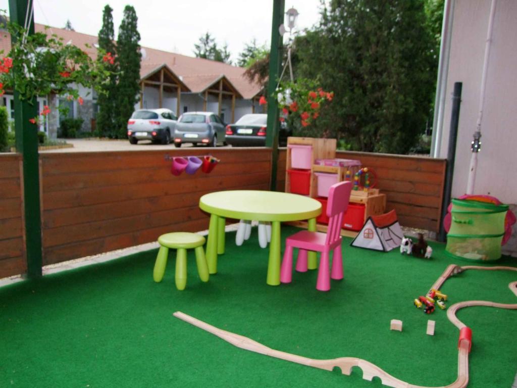 Hotel Platan Zamárdi Extérieur photo